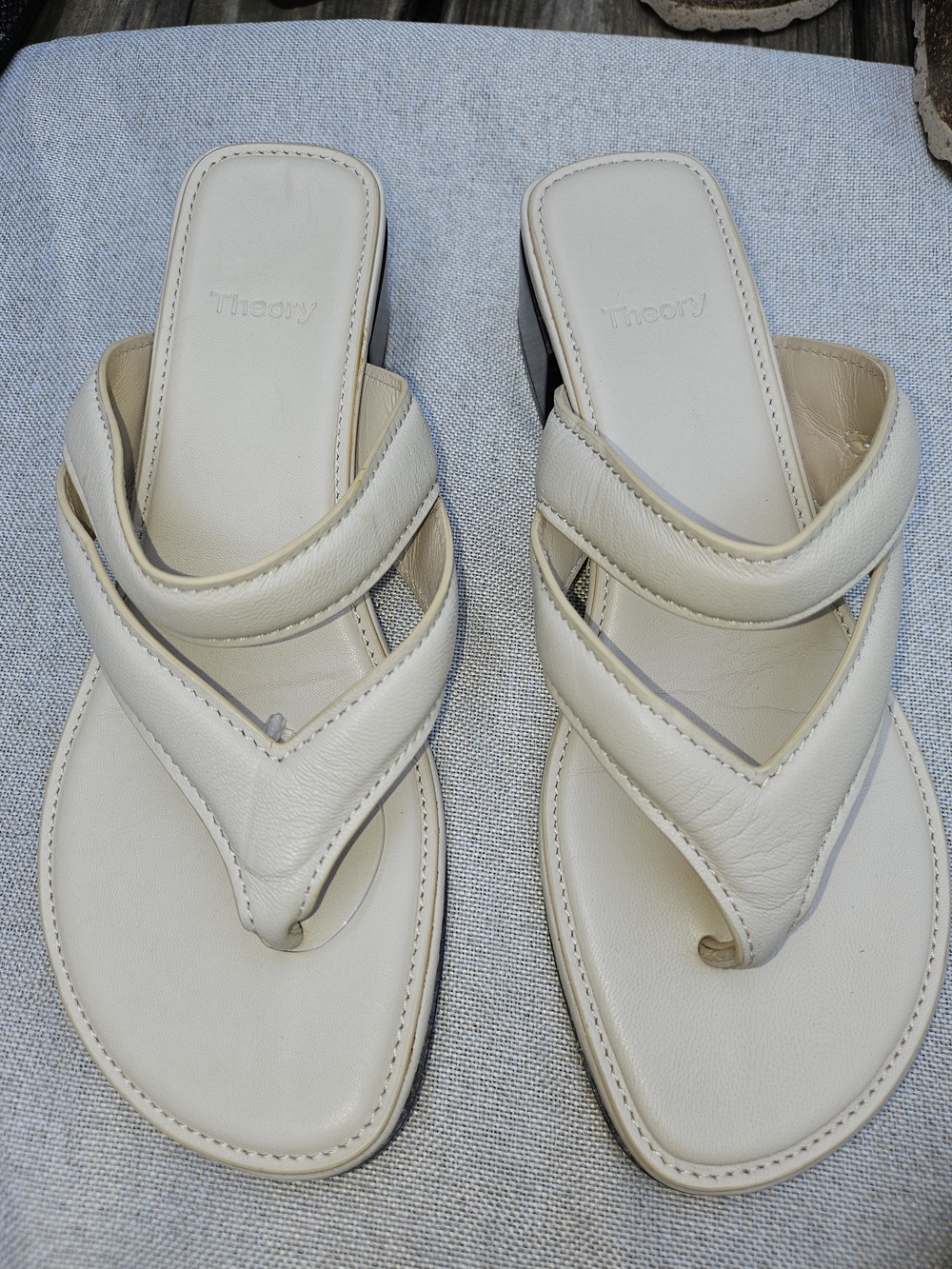 Theory Cream Leather Crossover Thong Sandals Size 35
